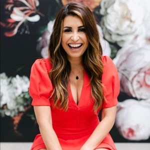 Meet your Posher, Macy